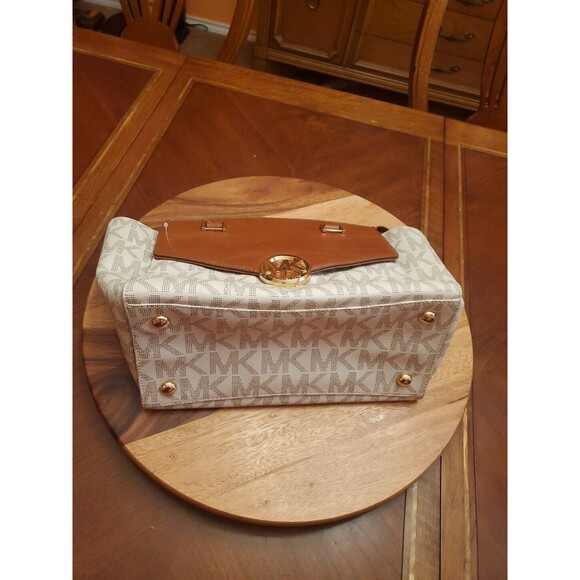 Michael Kors Hudson Signature Vanilla Acorn Leather Satchel Handbag Crossbody - Picture 12 of 14